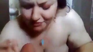 ಹೈ ಹೀಲ್ಸ್‌ನಲ್ಲಿ ಎಬೊನ ...